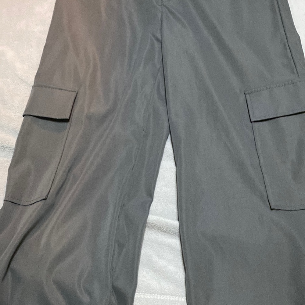 SHEIN- medium- cargo pants- wide leg/baggy